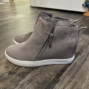Torrid Perforated Wedge Sneakers Gray Women's Size 9W Wide Width Casual
